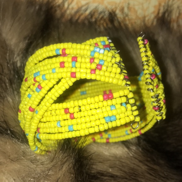 Gorgeous Yellow Wide Beaded Cuff Vintage - Picture 6 of 7